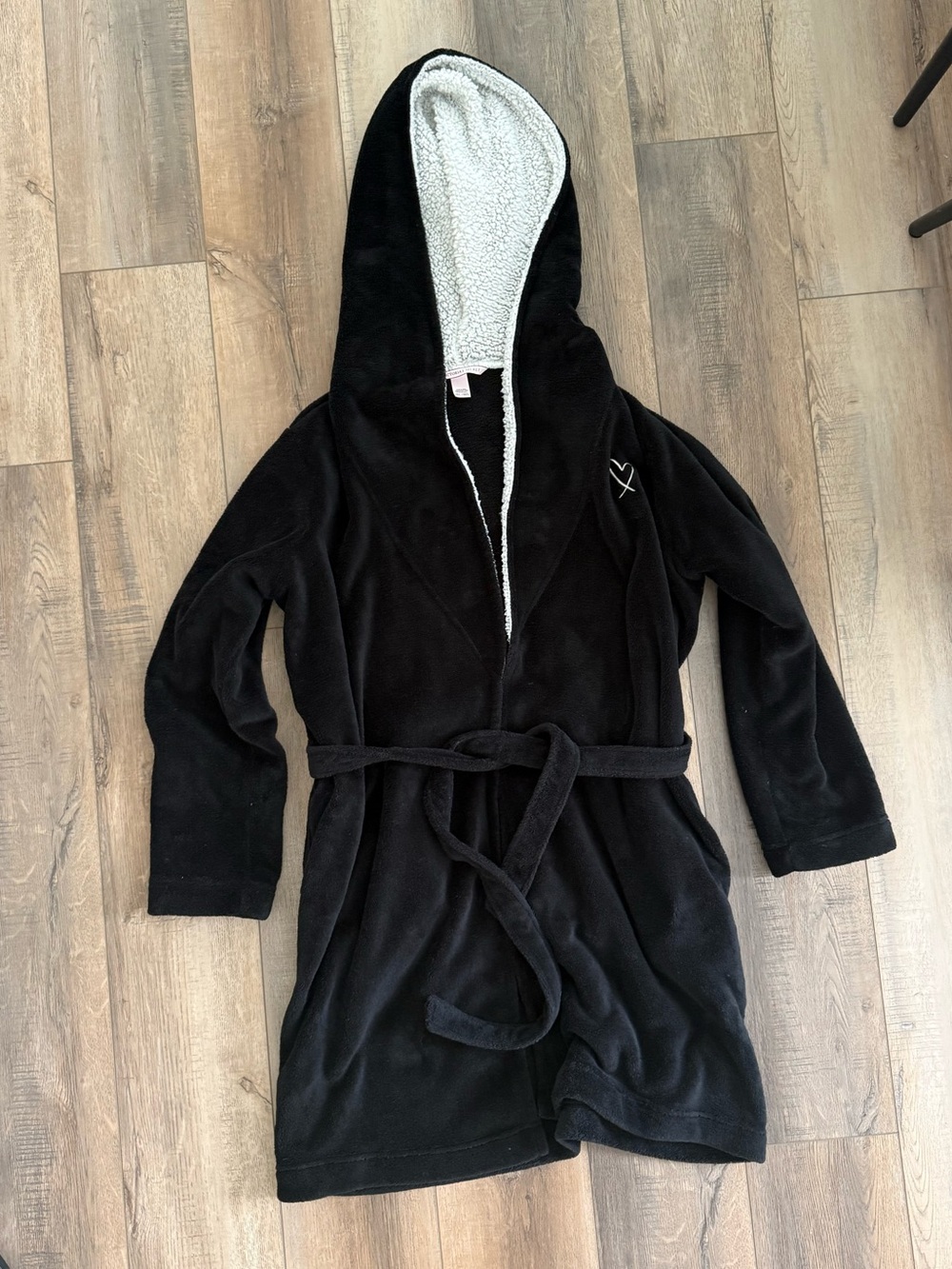 Victoria’s secret fuzzy bathrobe